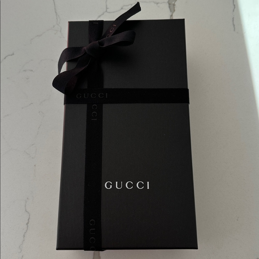 Gucci Black Wallet with Gold Interlocking G - Picture 12 of 12